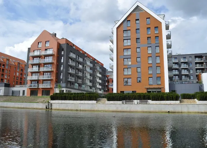 Granary Island Apartment II
